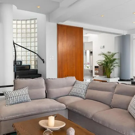 Monte Smith Luxury *