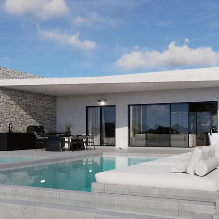 Monte Smith Luxury *