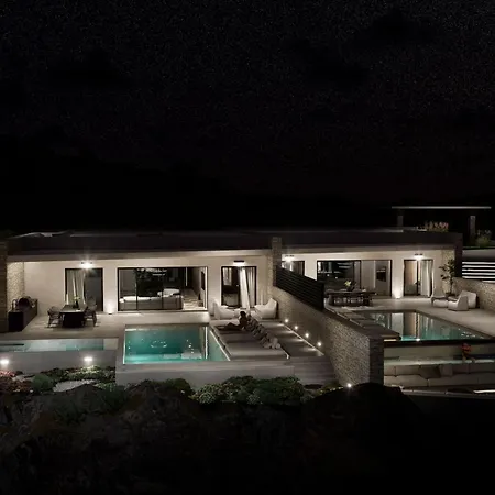 Monte Smith Luxury *