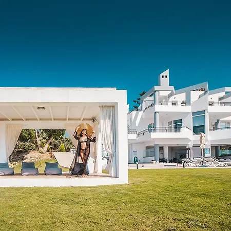 Monte Smith Luxury *