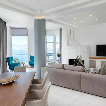 Monte Smith Luxury Villa