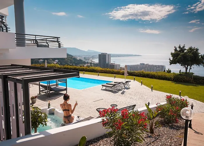 Monte Smith Luxury Villa